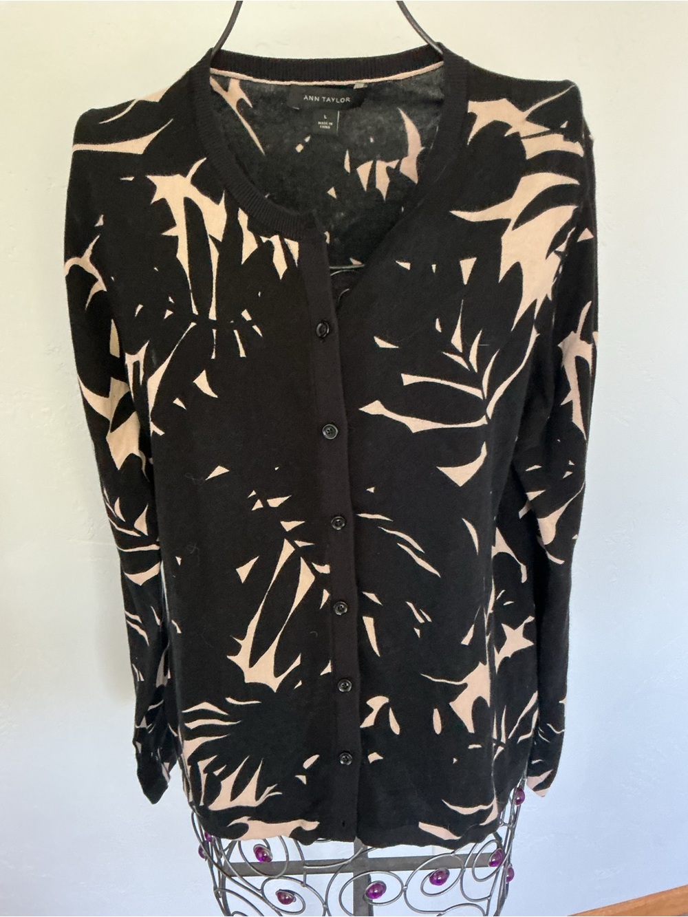 Ann Taylor Black & Cream Leaf-Print Button-Down Cardigan